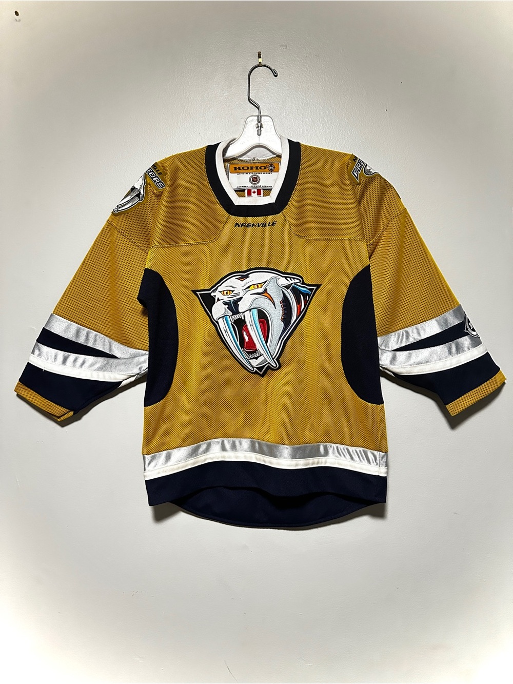 Vintage KOHO Nashville Predators Vintage Jersey Gold & Black Youth Large